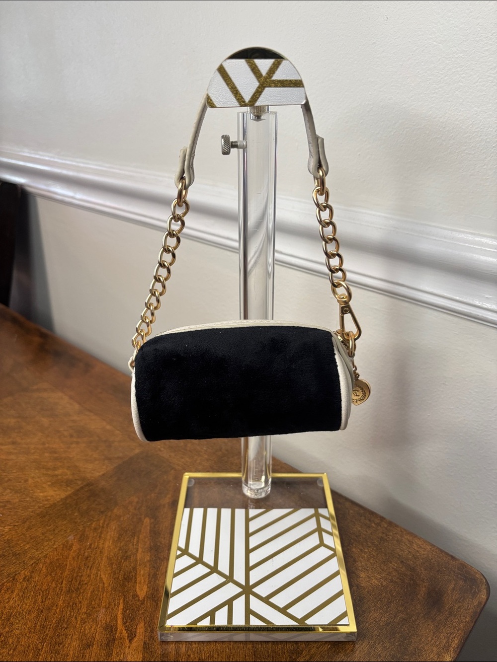 Juicy Couture Black Velvet Mini Bag with Gold Chain & Cream Trim - Picture 4 of 16